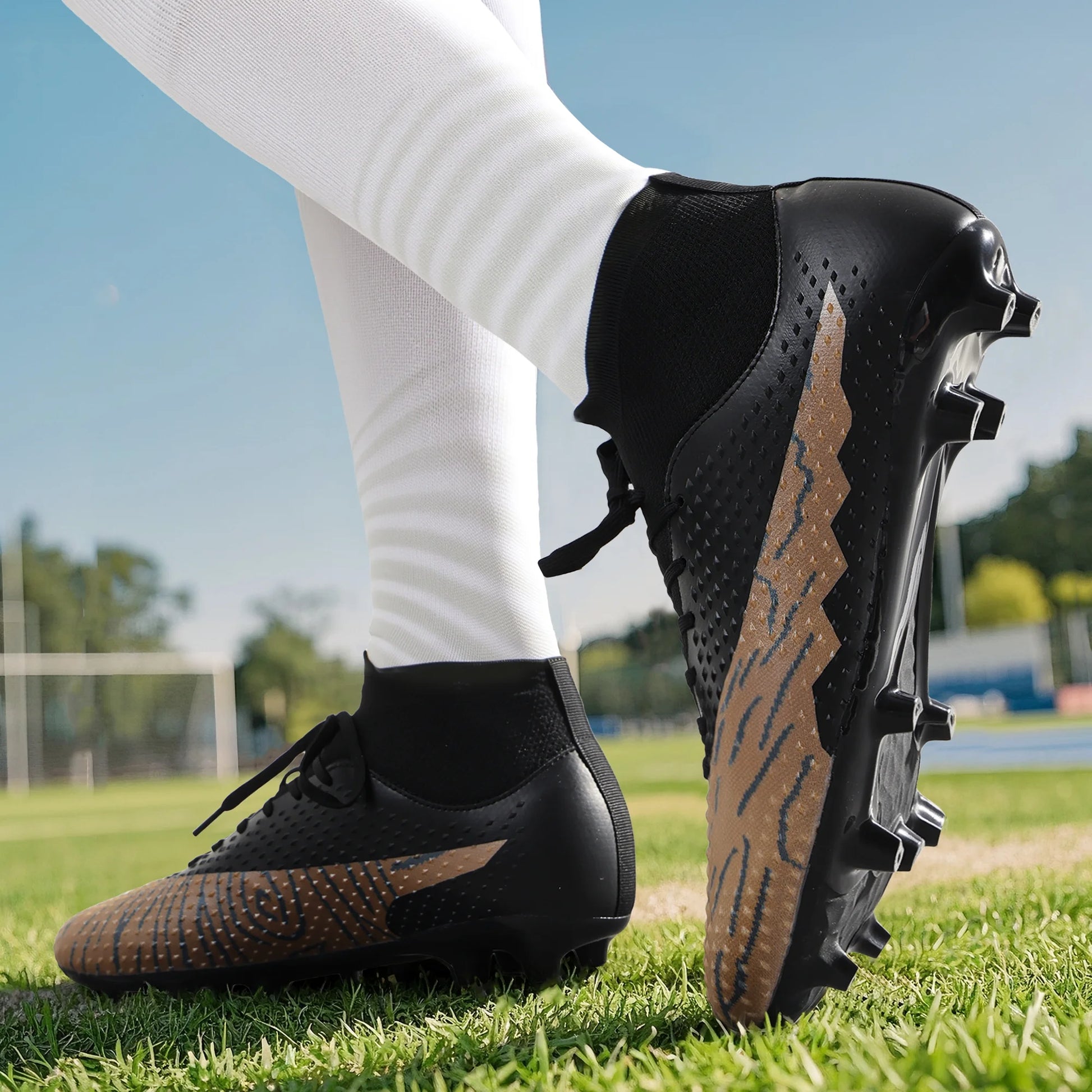 Men'S Firm Ground Soccer Cleats High-Top Football Cleats FG/AG Professional Training Outdoor Lightweight Soccer Shoes